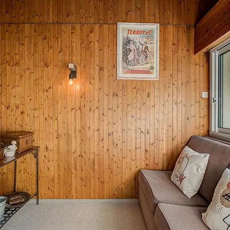 Mika, Alpes Agency, Slope Side Location, Chamonix, Sleeps 4-6 Chamonix