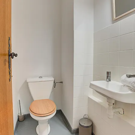 Mika, Alpes Agency, Slope Side Location, Chamonix, Sleeps 4-6 *